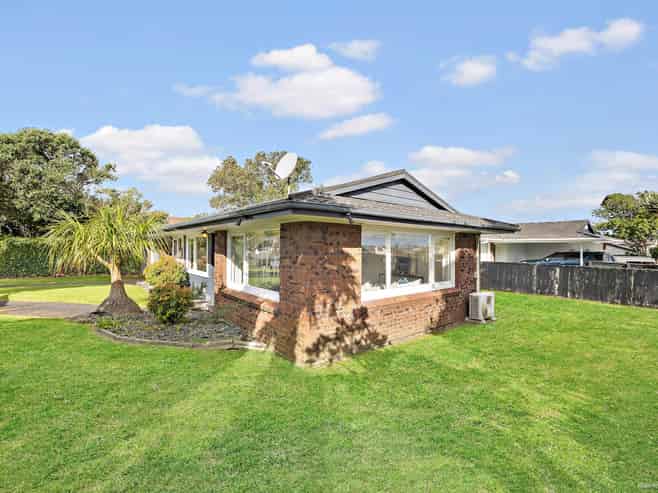 2 McCrystal Avenue, Eastern Beach