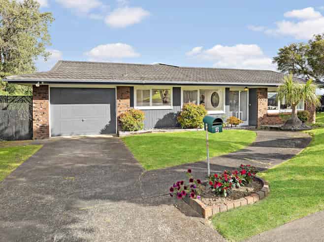 2 McCrystal Avenue, Eastern Beach