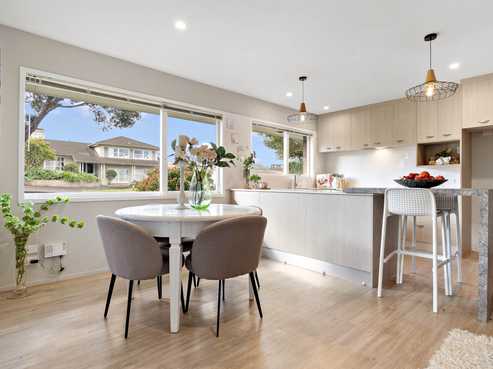 2 McCrystal Avenue, Eastern Beach