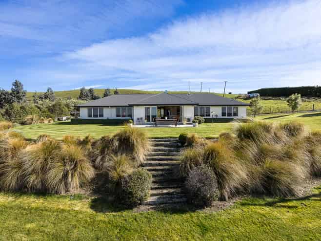 287 Bloxham Road, Crichton