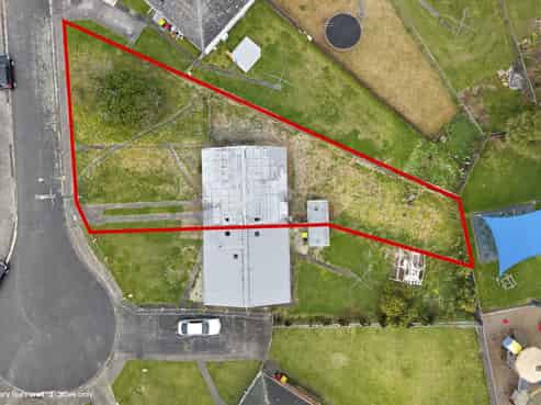 4 and 4A Finlay Place, Otara