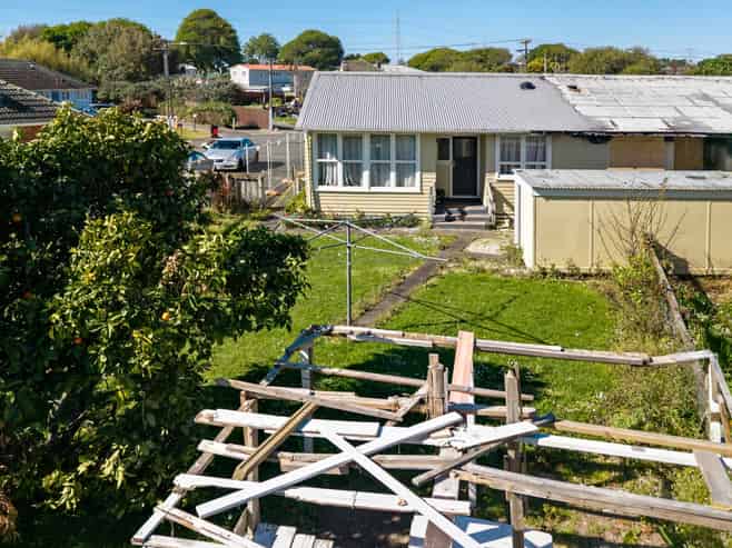 4 and 4A Finlay Place, Otara