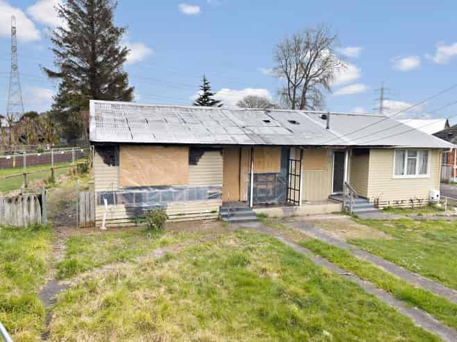 4 and 4A Finlay Place, Otara