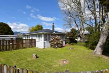 33 Pine Drive, Murupara
