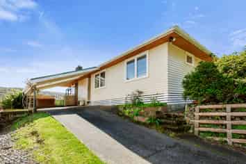 9 Manor Drive, Stokes Valley