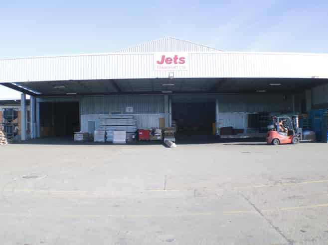 CENTRAL LOCATED, HIGH STUD WAREHOUSE