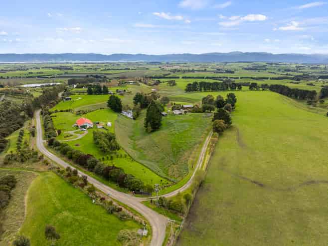 121 Southdown Drive, Martinborough