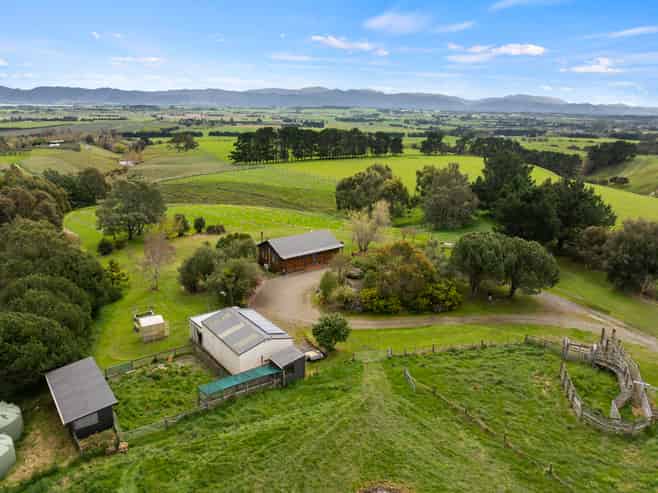 121 Southdown Drive, Martinborough