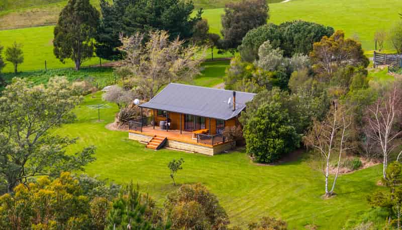 121 Southdown Drive, Martinborough