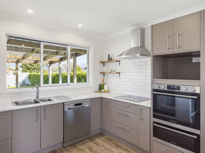 40 Parker Avenue, Levin