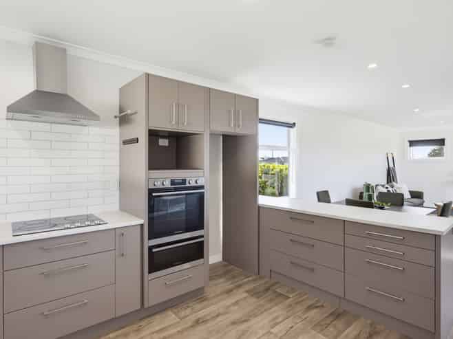 40 Parker Avenue, Levin
