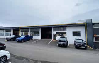 418SQM Functional Warehouse on Patiki