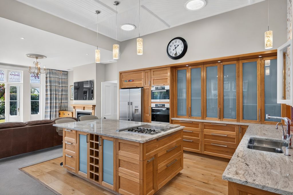 An Exceptional Home in an Exceptional Location 4