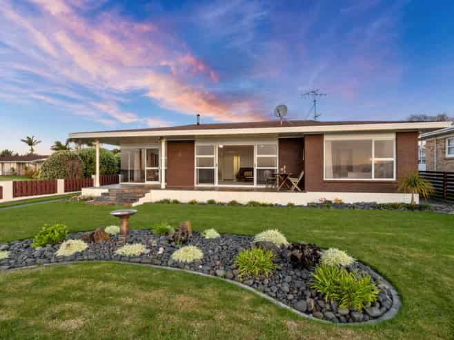 9 Strange Grove, Matua