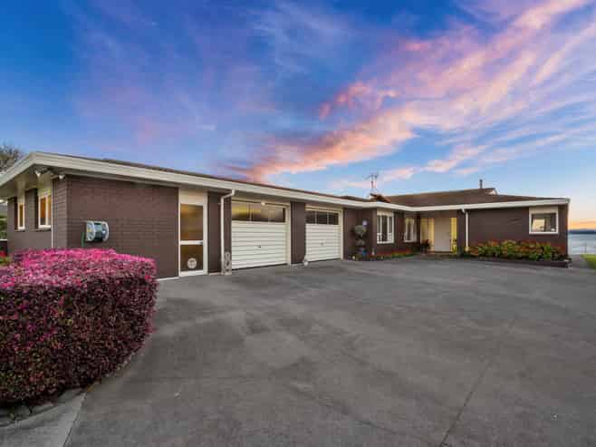 9 Strange Grove, Matua