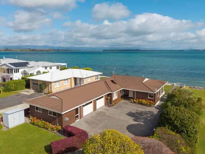 9 Strange Grove, Matua