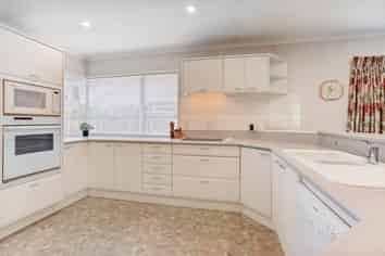 4 Wardour Mews, Avonhead