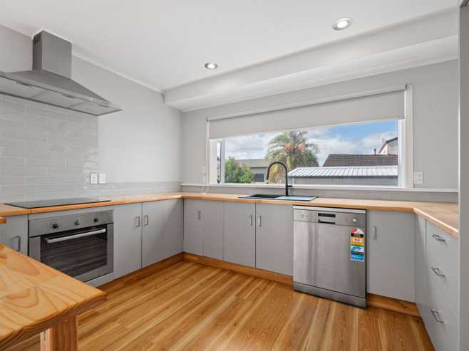 49 Tuhikaramea Road, Dinsdale