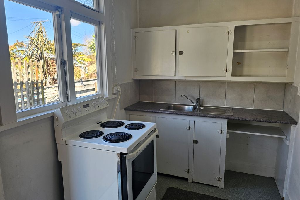 WORKSOP RD, MSTN - 1-BDRM - $385 P/W 3