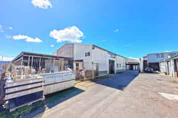 STANDALONE FREEHOLD INDUSTRIAL, VACANT POSSESSION
