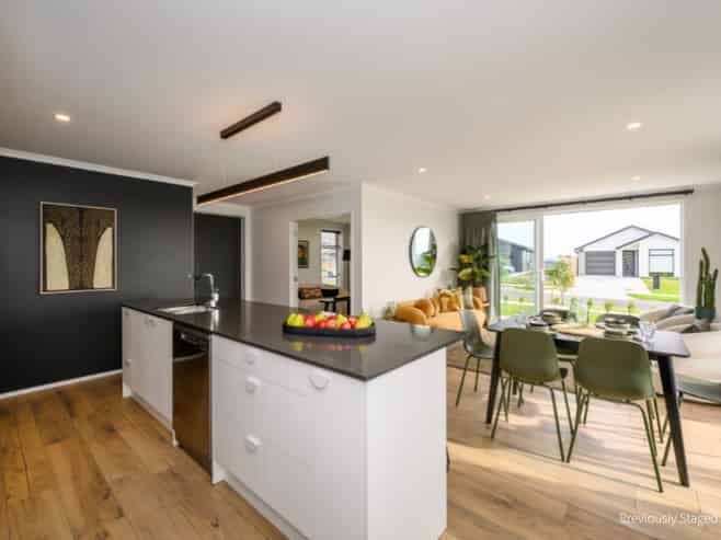 8 Orawahi Road, Glenbrook