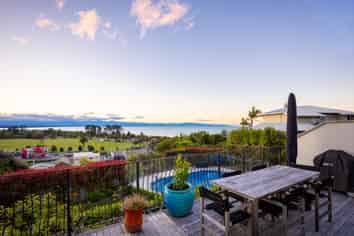 16 Champion Terrace, Moana