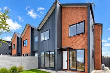 2 Aquamarine Road, Rosehill