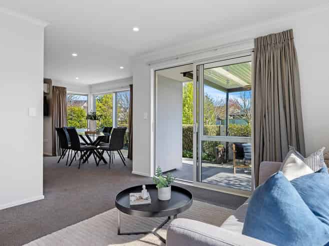 9 Cellars Way, Yaldhurst