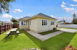 1A Dermont Street, Bader