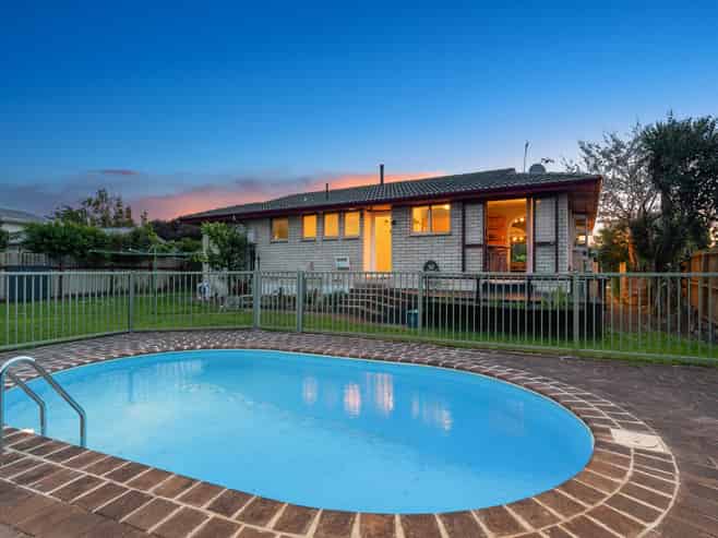 4 Lansdowne Crescent, Glenview