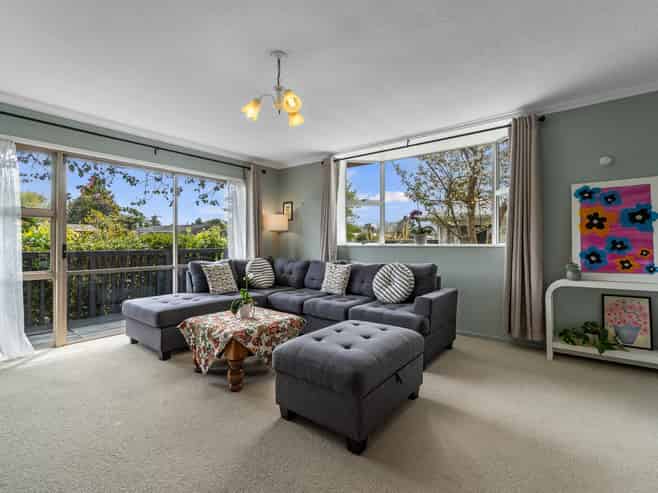 4 Lansdowne Crescent, Glenview