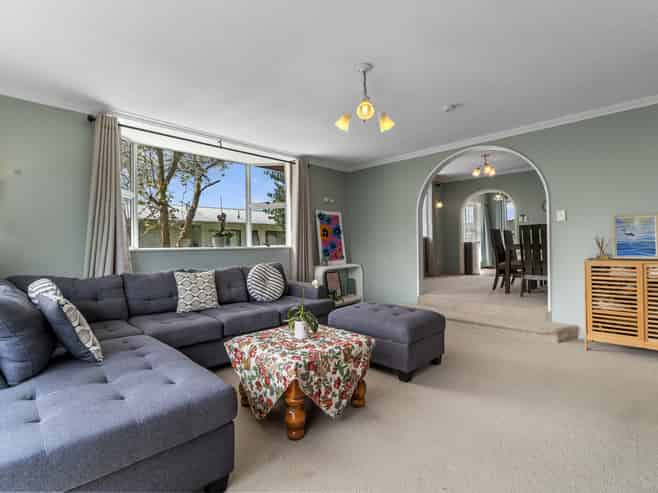4 Lansdowne Crescent, Glenview