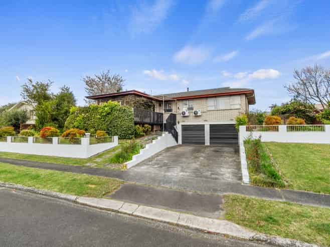 4 Lansdowne Crescent, Glenview