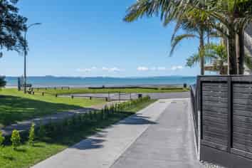 1-5/1 The Esplanade, Eastern Beach