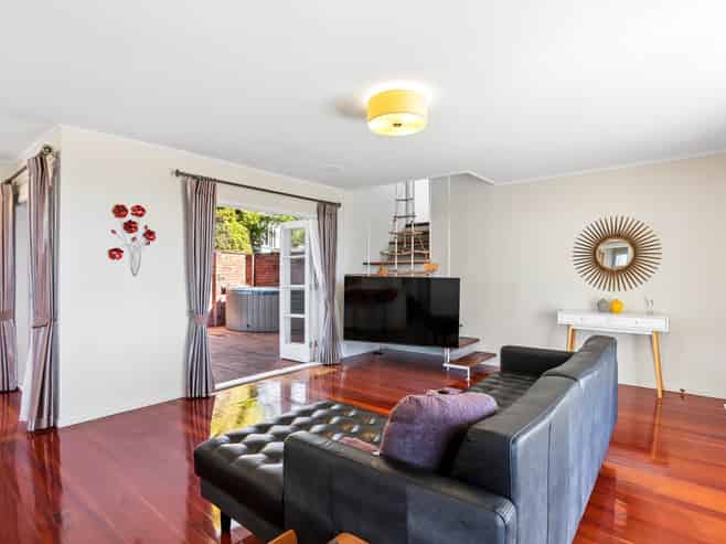 1 Crystal Avenue, Glendene