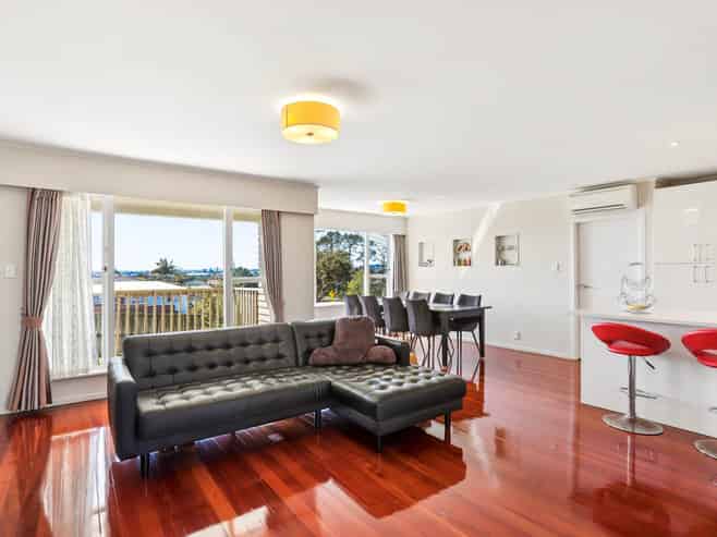 1 Crystal Avenue, Glendene