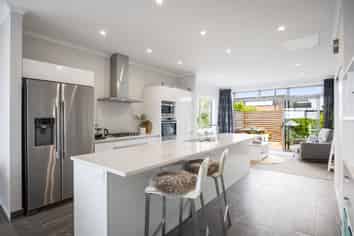 74 Caldera Drive, Long Bay