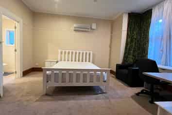 Room 1/51 Royal Terrace, Dunedin Central