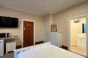 Room 1/51 Royal Terrace, Dunedin Central