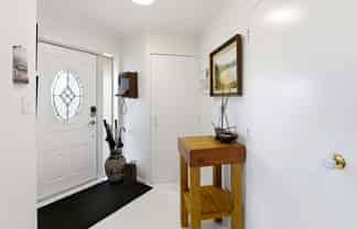 27 Mahonia Place, Pyes Pa