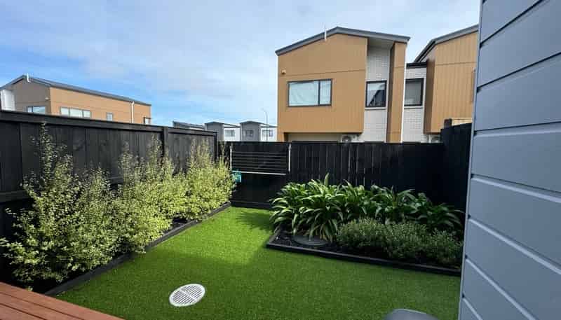 20 Kiato Lane, Flat Bush