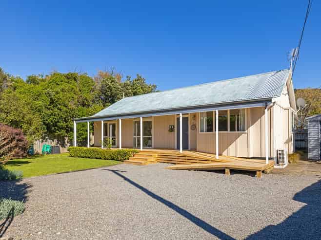 32B Renall Street, Featherston