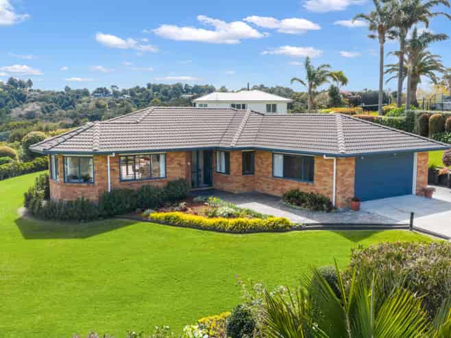 4 Sunset Parade, Parua Bay