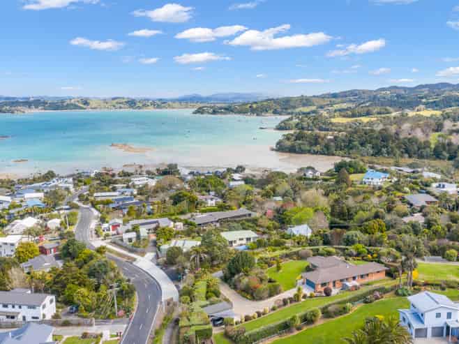 4 Sunset Parade, Parua Bay