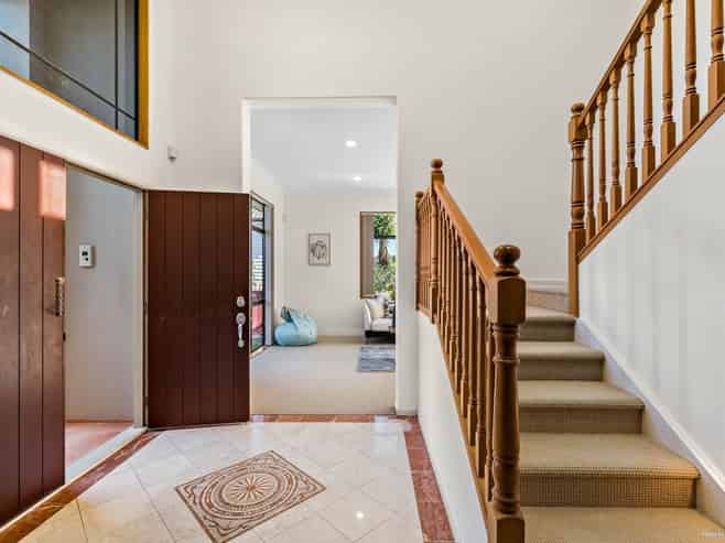 16 Maybole Drive, Flat Bush