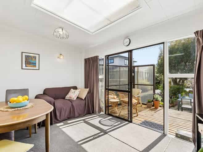 58 Hargest Cres, Saint Kilda