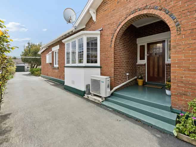 58 Hargest Cres, Saint Kilda