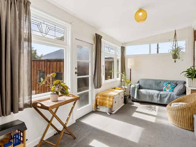 58 Hargest Cres, Saint Kilda