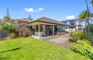 4 Pacific View Road, Papamoa