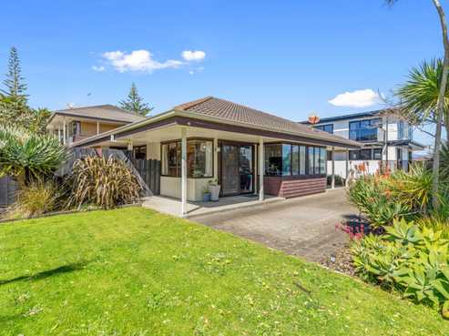 4 Pacific View Road, Papamoa